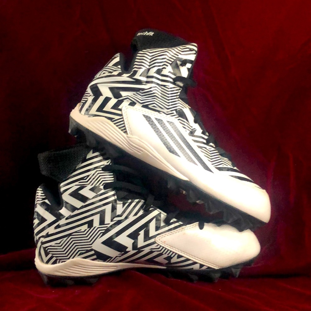ADIDAS US 4.5 MALE  Womens size 6 techfit geometric shoes Black & White